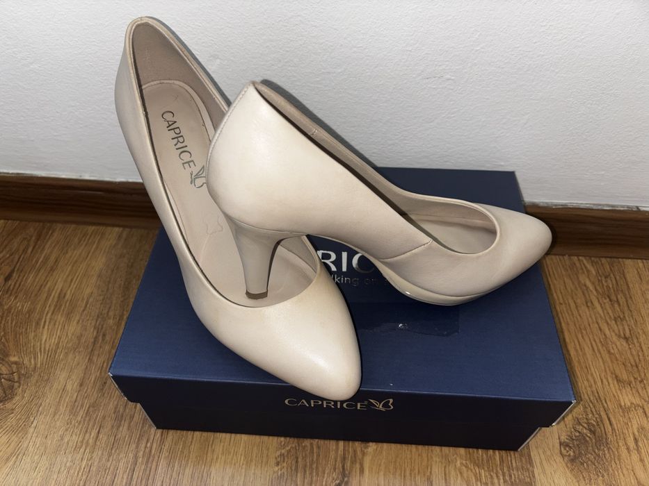 Pantofi Caprice  eleganti de piele