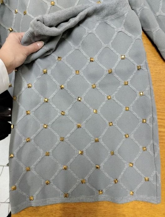 Продам костюмчик плотный