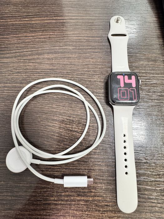 Продам часы Apple watch SE 45mm