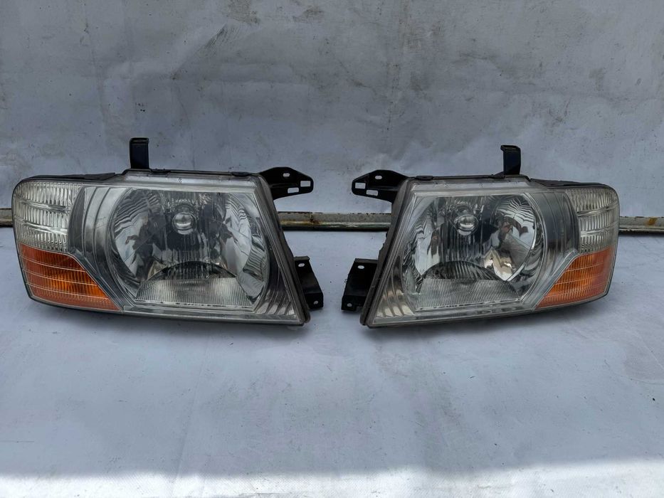 Far Faruri Stanga Dreapta Mitsubishi Pajero