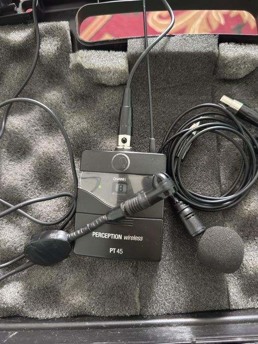 Akg 45 sport set 8 kanallik yangi holatda sotiladi 3 ta galofka bilan