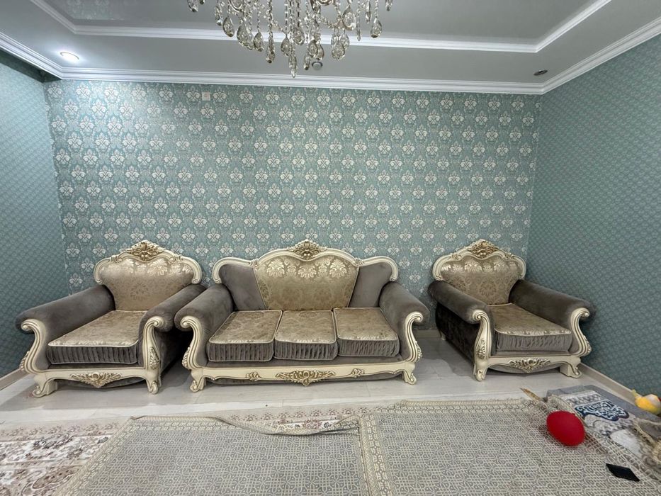 Диван с  креслой