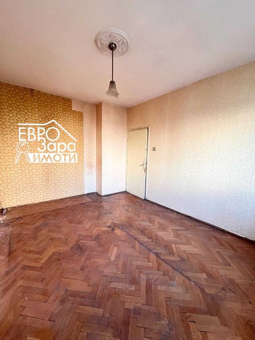 Тристаен апартамент за продажба в района на Второ Основно Училище