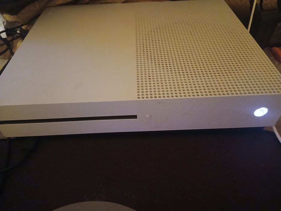 Xbox one s с 6 игри