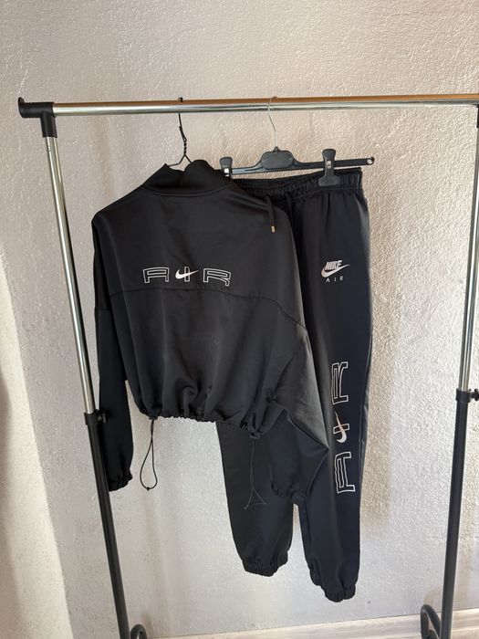 Дамски спортен екип  NIKE