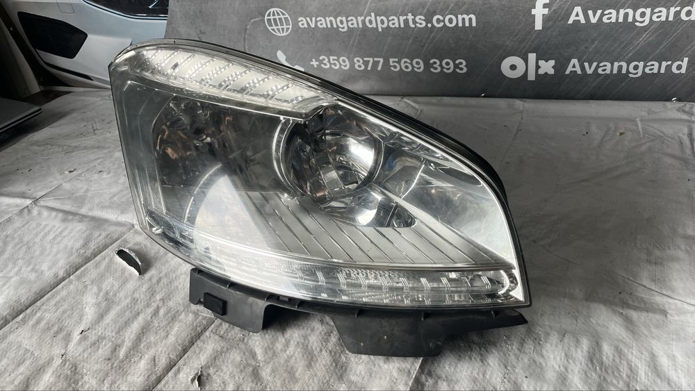 Десен фар Citroen C4 Grand Picasso 2011