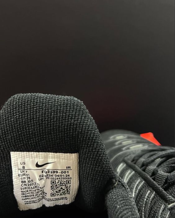 Nike Air Max Plus Black Grey Bolt - 40,42,42,43,44,45,46