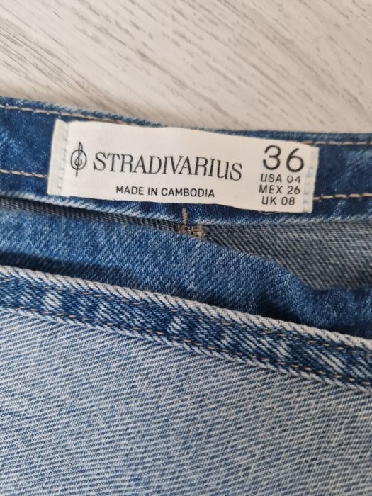 Fusta pantalon scurti blugi Stradivarius
