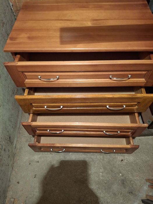 Продавам използван скрин