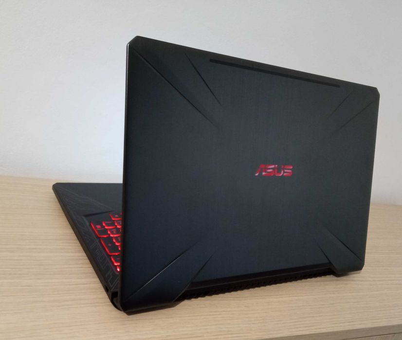 Laptop INTEL I7 32GB ram ASUS ULTRA GAMING SSD placa video dedicata NVIDIA 16GB ram ecran 15.6 inch 2 placi video windows 11 ASUS ROG TUF
