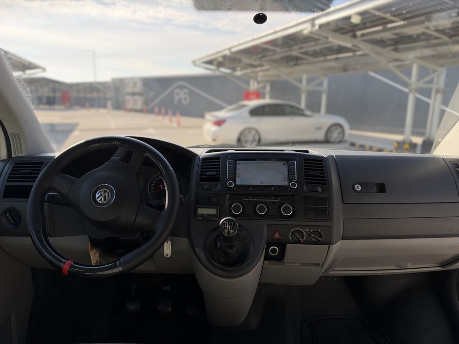 Vand VW T5 9 locuri (8+1 locuri)