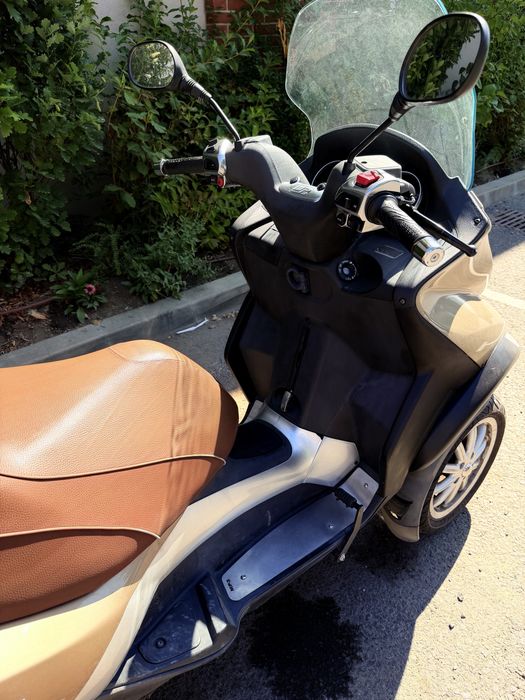 Piaggio MP 3, 493 cmc, categ. B, are carte RAR!!!