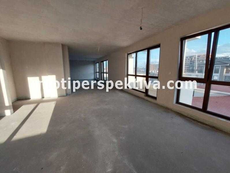 Продава се Многостаен апартамент в Пловдив, Христо Смирненски - 274 кв.м за 620 €/кв.м - Снимка #1