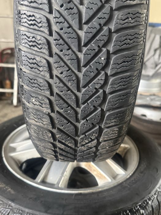 Jante 4x100 r 15 model sinaia cu anvelope iarna debica frigo 2