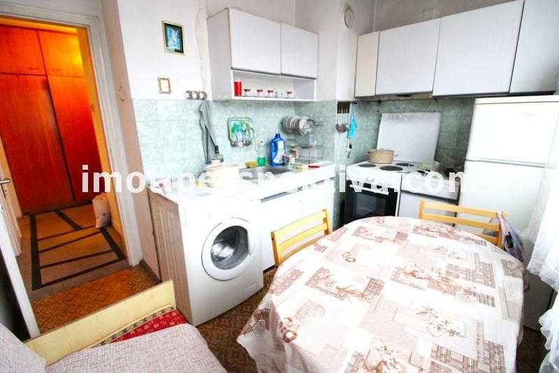 реф.18390 Три отделни стаи, среден етаж-Гагарин!