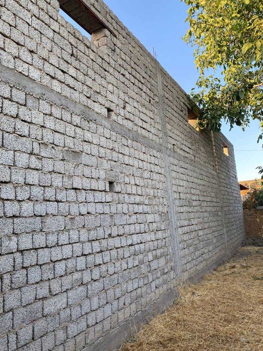 Yer maydoni sotiladi