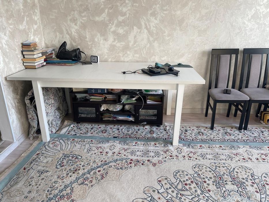 Продам польский, белый стол