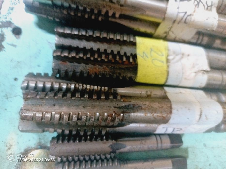 Мечики трапециевидной,ленточной резьбой