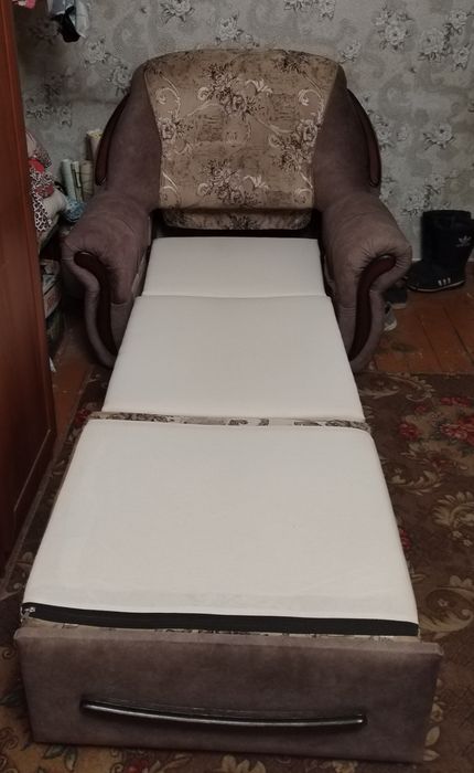 Продаётся диван, два кресла