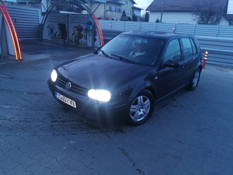 VW Golf 4 1.6 FSI cutie 6 trepte
An 2002 
Acte la zi/fiscal 
Cutie man