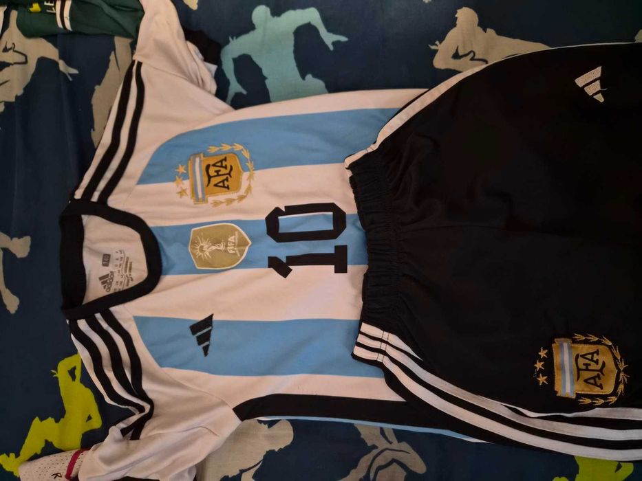 Лот маркови детски дрехи (Armani, Adidas, CK, екип Меси, Lakers) + бонус тениски