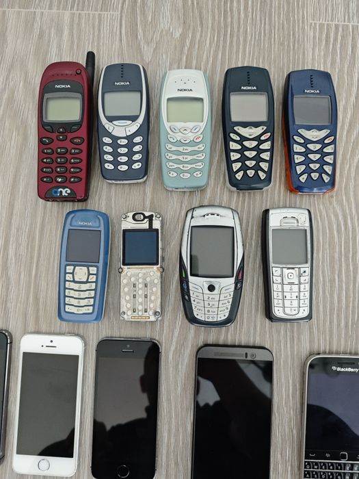 Lot telefoane de coletie