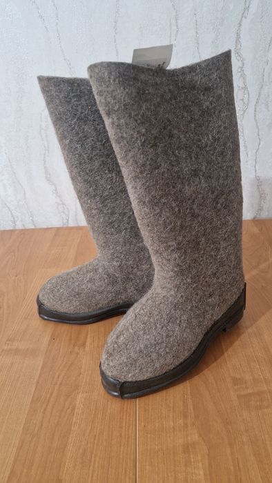 Продам валенки на резиновой подошве