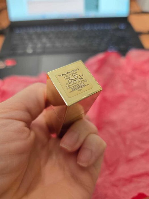 Блески и помада для губ Estee lauder