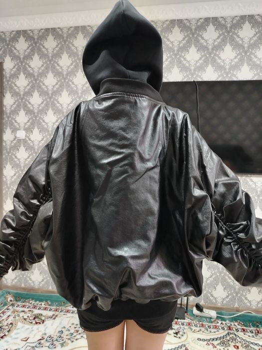 Отдам даром кожаную куртку