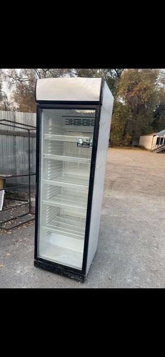 Продам витринный холодильник