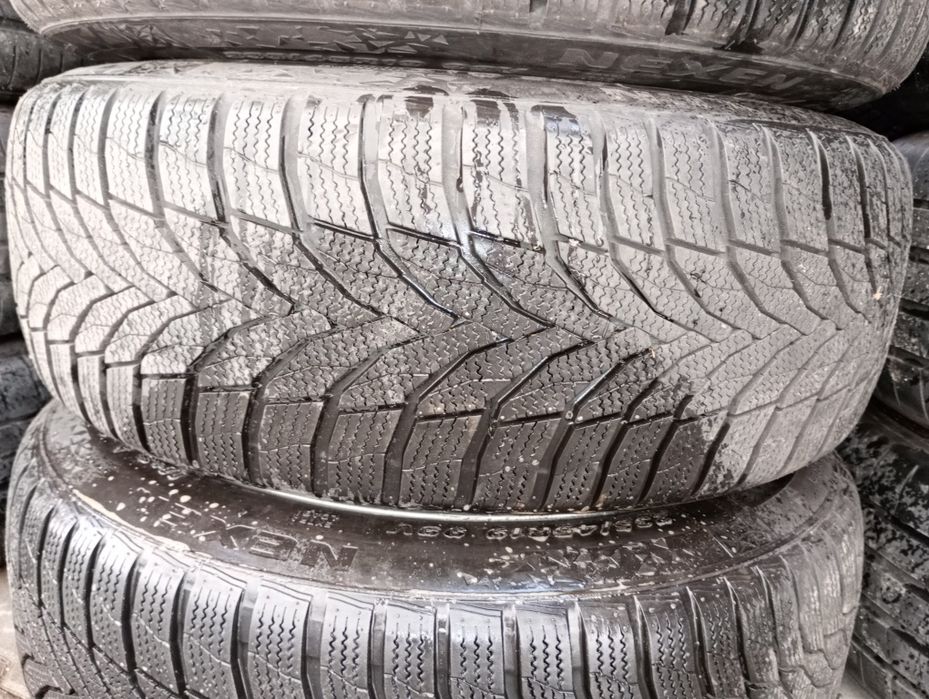 4 anvelope iarna nexen 235/45/19 7,5mm profil dot 2022