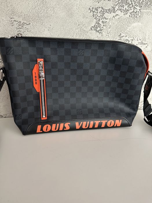 Чанта Louis Vuitton Discovery Limited edition