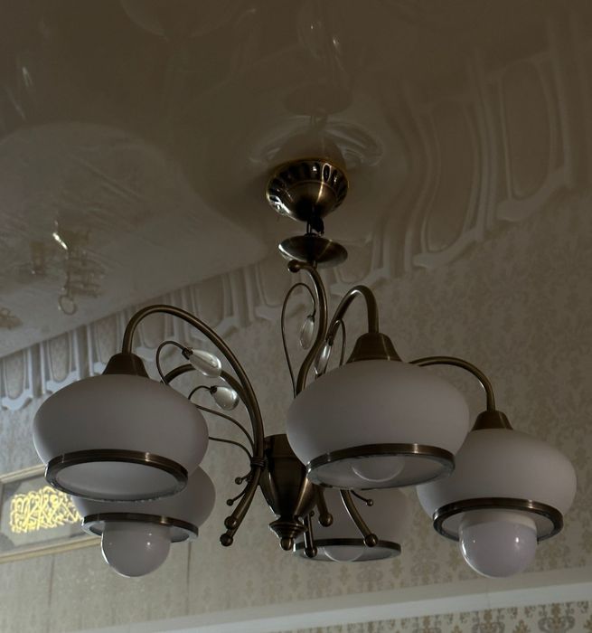 Продам люстры люстры