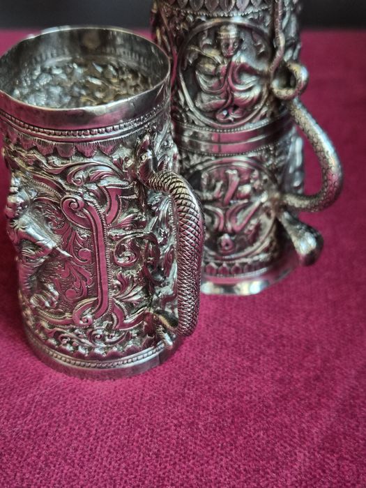 Сребърни чаши Стара Персия с божества