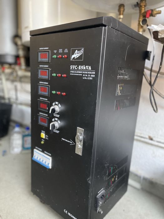 Stabilizator Tensiune Curent Trifazic cu servomotor 9 kVa