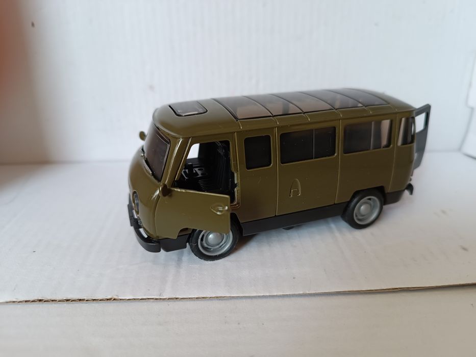 Модель автомобиля УАЗ.