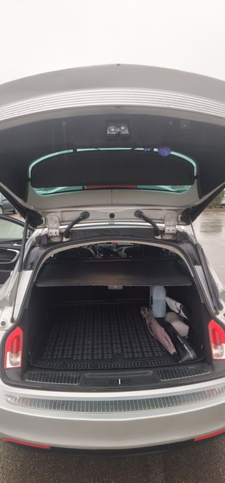 Продавам опел инсигния