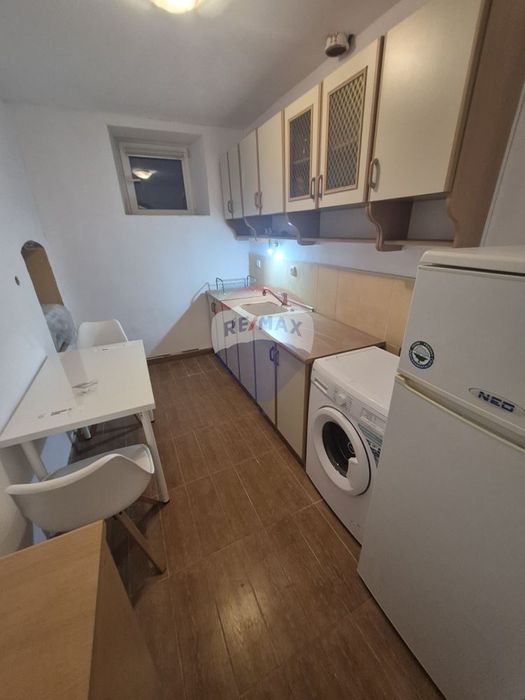 Дава се под наем Двустаен апартамент в Варна, Център - 32 кв.м за 400 € - Снимка #1