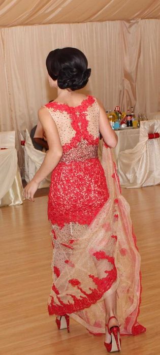 Rochie cu trena & sandale