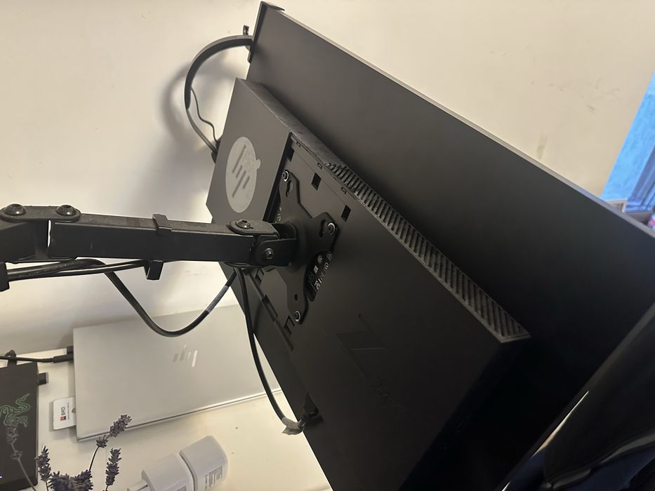 monitor HP z24 impecabil