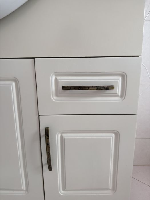 Продам мебель в ванную комнату