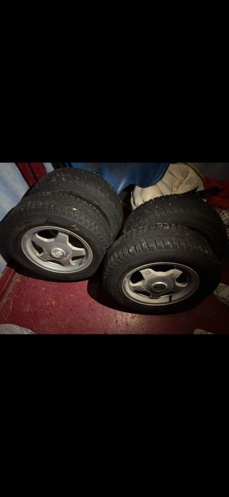 Зимние шины с дисками на ВАЗ 2106