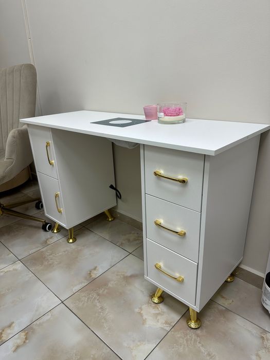 Бюро за маникюр + стол