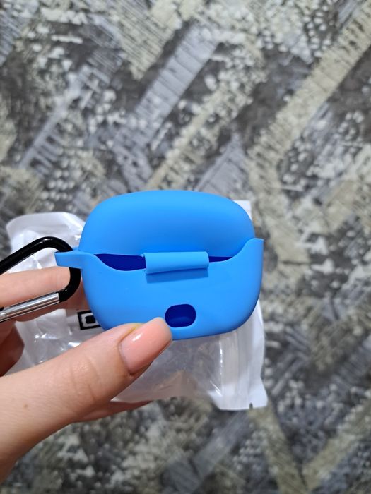 Продам чехлы для наушников JBL