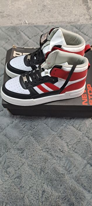 Vând ghete mărimea 41