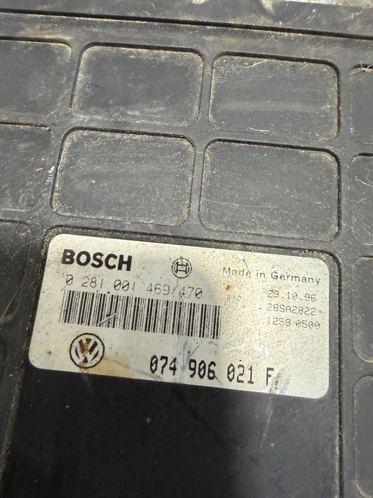 Calculator ecu motor Volkswagen Vw transporter T4 caravelle 2.5 TDI 074906021F