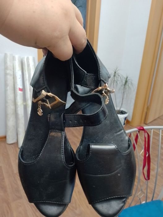 Босоножки женские
