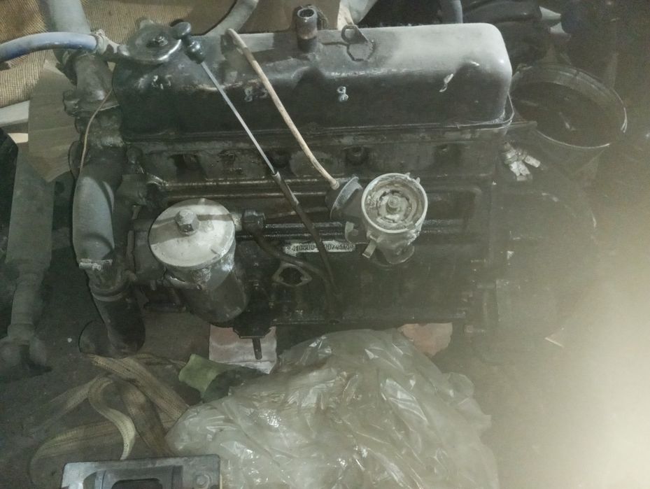Продам запчасти на УАЗ буханка двигатель 402