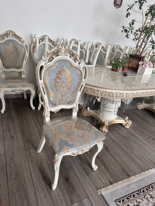 Продам стулья 6шт, 1шт 30тыс