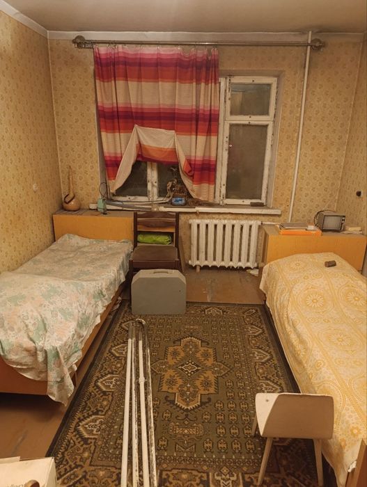 Продаю 3/2/4,болкон 2х6, кирпич! Массив Ялангач, ор-р ЭКО базар !